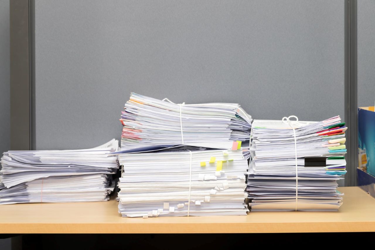 Outsourcing niszczenia dokumentów – jak wybrać odpowiedniego partnera?